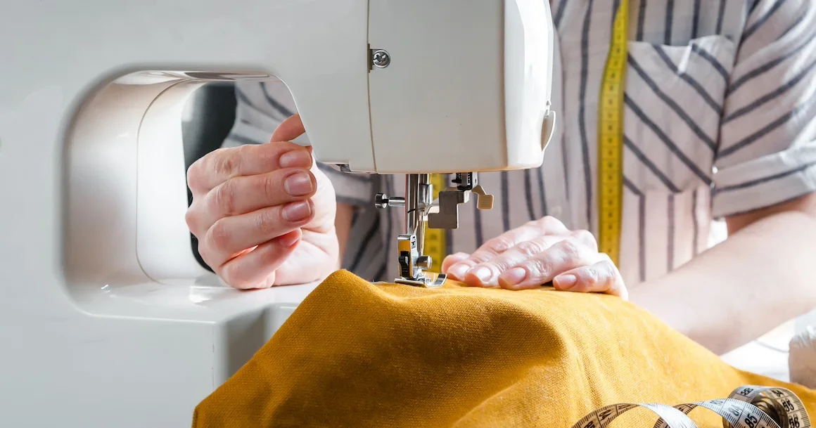 Préparez votre CAP Métiers de la mode avec la machine à coudre qui vous correspond.