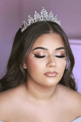Découvrez nos astuces et conseils pour un maquillage de mariée parfait.