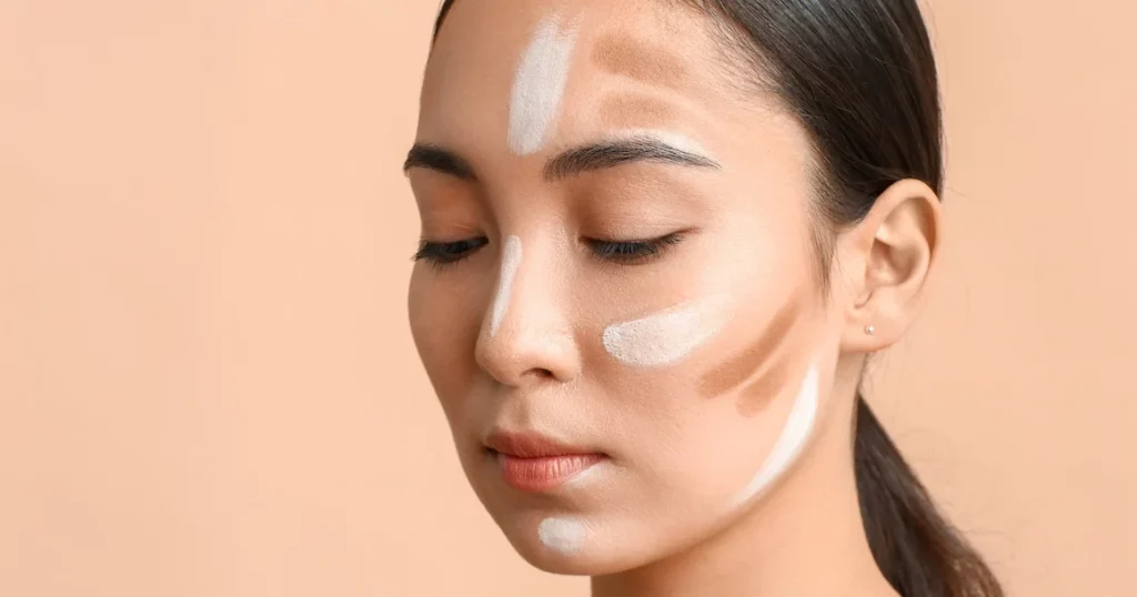 Découvrez comment sublimer votre visage avec le contouring : astuces, conseils et produits essentiels !