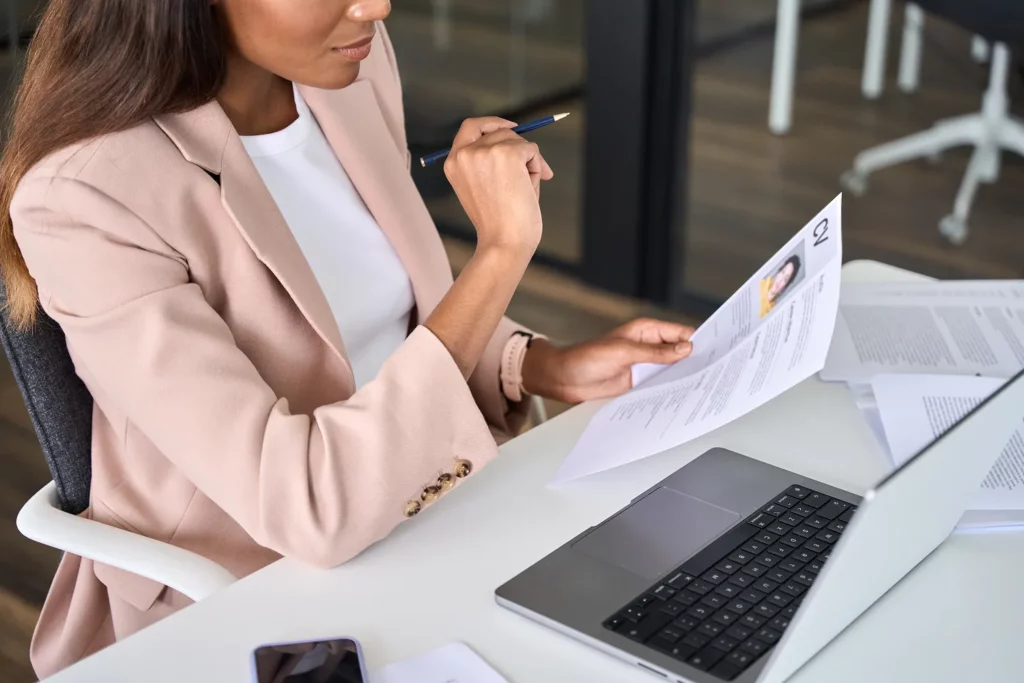 femme-recrutement-cv