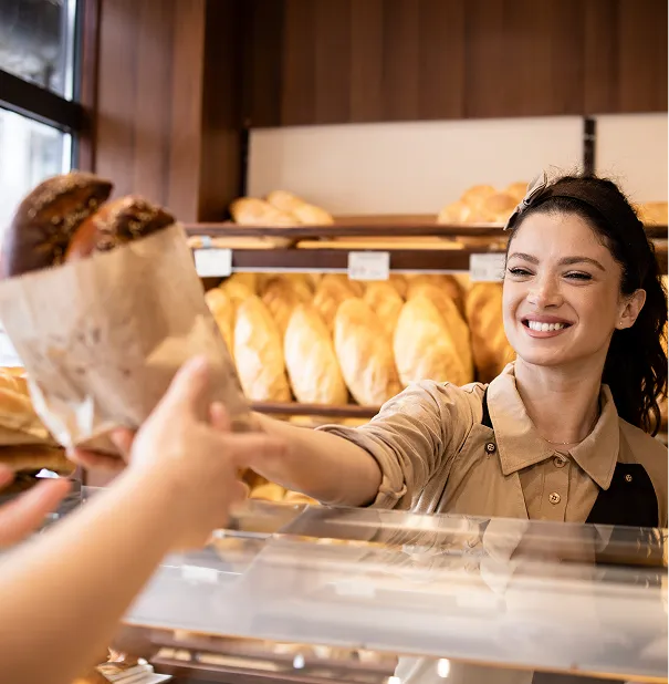 femme-vendeuse-boulangerie-patisserie